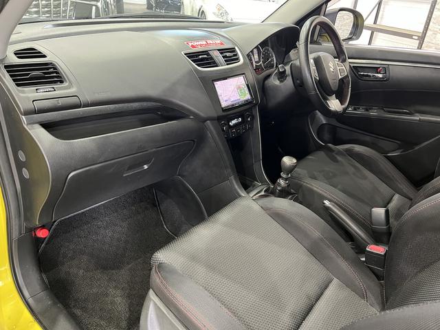 スイフトスポーツ ベースグレード ディスチャージヘッドランプ装着車/6速MT/クルーズコントロール/ETC/カロッツェリアナビ/地デジ/Bluetooth/社外スプリング/HIDオートライト/純正AW(31枚目)