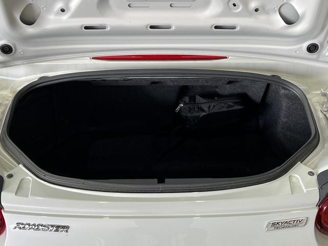 ロードスター Sスペシャルパッケージ 6速MT/レーンアシスト/BSM/RCTA/スマートキー/ETC/横滑り防止装置/純正ナビ/Bluetooth/バックカメラ/地デジ/LEDオートライト/純正AW(40枚目)