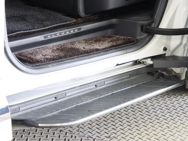 アルファードハイブリッド エグゼクティブラウンジ モデリスタフルエアロ/左右独立ムーンルーフ/ユニバーサルステップ/JBLサウンド/フリップダウンモニター/ナッパレザーシート/シートベンチレーション/トヨタチームメイト/デジタルインナーミラー(9枚目)
