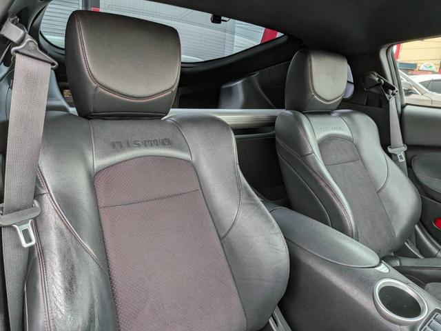 フェアレディＺ バージョンニスモ　専用エクステリア／ＮＩＳＭＯマフラー／専用黒半革シート／３連サブメーター／ＥＴＣ／パドルシフト／純正ナビ／Ｂｌｕｅｔｏｏｔｈ／純正１９ＡＷ／ＨＩＤオートライト（9枚目）