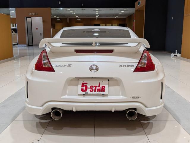 フェアレディＺ バージョンニスモ　専用エクステリア／ＮＩＳＭＯマフラー／専用黒半革シート／３連サブメーター／ＥＴＣ／パドルシフト／純正ナビ／Ｂｌｕｅｔｏｏｔｈ／純正１９ＡＷ／ＨＩＤオートライト（14枚目）