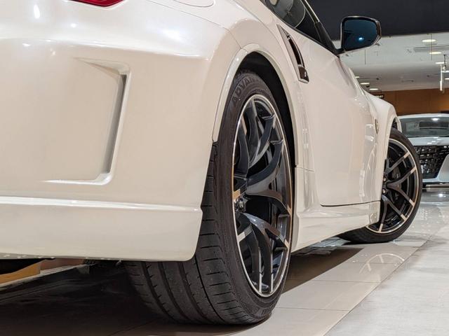 フェアレディＺ バージョンニスモ　専用エクステリア／ＮＩＳＭＯマフラー／専用黒半革シート／３連サブメーター／ＥＴＣ／パドルシフト／純正ナビ／Ｂｌｕｅｔｏｏｔｈ／純正１９ＡＷ／ＨＩＤオートライト（18枚目）