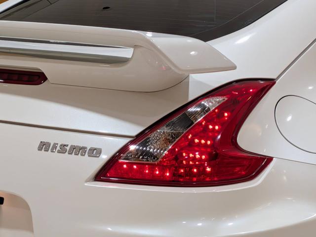 フェアレディＺ バージョンニスモ　専用エクステリア／ＮＩＳＭＯマフラー／専用黒半革シート／３連サブメーター／ＥＴＣ／パドルシフト／純正ナビ／Ｂｌｕｅｔｏｏｔｈ／純正１９ＡＷ／ＨＩＤオートライト（21枚目）