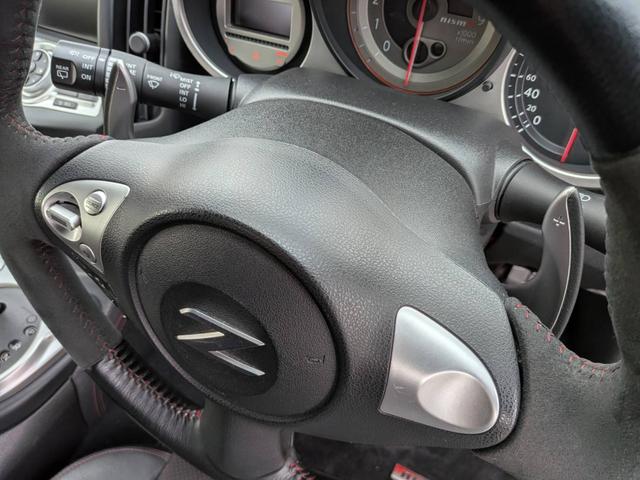 フェアレディＺ バージョンニスモ　専用エクステリア／ＮＩＳＭＯマフラー／専用黒半革シート／３連サブメーター／ＥＴＣ／パドルシフト／純正ナビ／Ｂｌｕｅｔｏｏｔｈ／純正１９ＡＷ／ＨＩＤオートライト（32枚目）