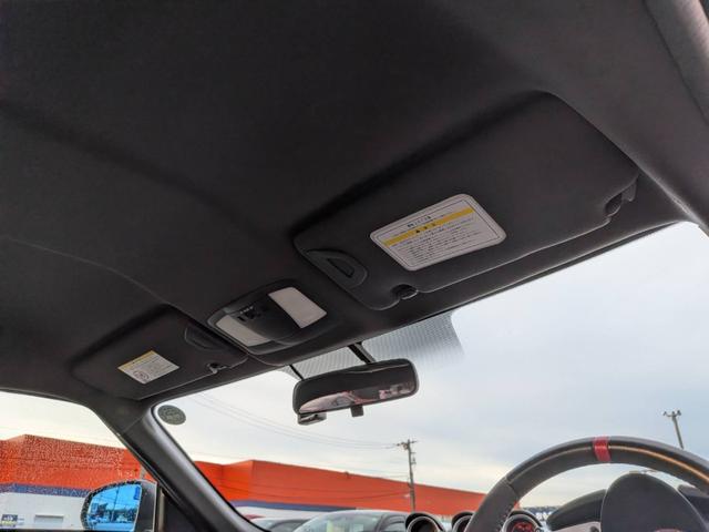 フェアレディＺ バージョンニスモ　専用エクステリア／ＮＩＳＭＯマフラー／専用黒半革シート／３連サブメーター／ＥＴＣ／パドルシフト／純正ナビ／Ｂｌｕｅｔｏｏｔｈ／純正１９ＡＷ／ＨＩＤオートライト（34枚目）