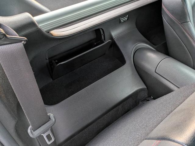 フェアレディＺ バージョンニスモ　専用エクステリア／ＮＩＳＭＯマフラー／専用黒半革シート／３連サブメーター／ＥＴＣ／パドルシフト／純正ナビ／Ｂｌｕｅｔｏｏｔｈ／純正１９ＡＷ／ＨＩＤオートライト（48枚目）