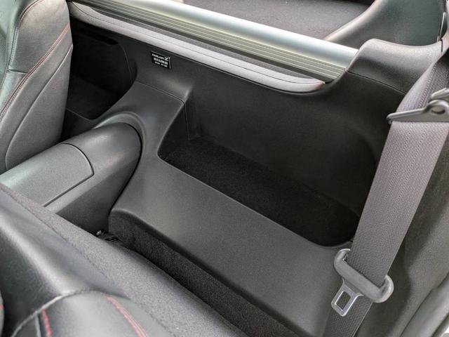 フェアレディＺ バージョンニスモ　専用エクステリア／ＮＩＳＭＯマフラー／専用黒半革シート／３連サブメーター／ＥＴＣ／パドルシフト／純正ナビ／Ｂｌｕｅｔｏｏｔｈ／純正１９ＡＷ／ＨＩＤオートライト（49枚目）