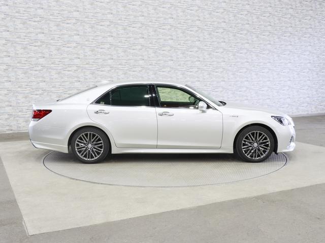 クラウンハイブリッド アスリートＧ　後期／スパッタリングＡＷ／黒革電動エアシート／ＥＴＣ２．０／レーダークルコン／クリアランスソナー／ＢＳＭ／プリクラッシュセーフティ／パドルシフト／純正ナビ／地デジ／バックカメラ／ＬＥＤオートハイビーム（13枚目）