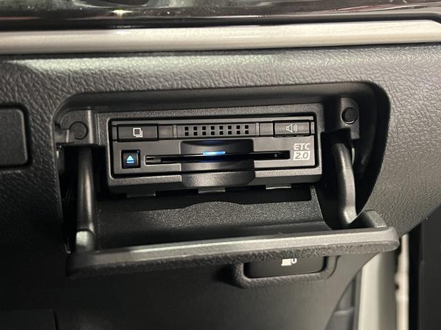 クラウンハイブリッド アスリートＧ　後期／スパッタリングＡＷ／黒革電動エアシート／ＥＴＣ２．０／レーダークルコン／クリアランスソナー／ＢＳＭ／プリクラッシュセーフティ／パドルシフト／純正ナビ／地デジ／バックカメラ／ＬＥＤオートハイビーム（23枚目）