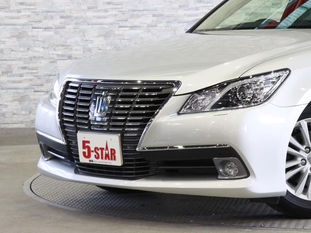 クラウンハイブリッド ロイヤルサルーンＧ　電動メモリーシート／シートヒーター／レーダークルコン／クリアランスソナー／オートマチックハイビーム／ステアリングヒーター／ヘッドライトウォッシャー／パノラミックビューモニター／純正ナビ／純正ＡＷ（16枚目）