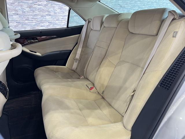 クラウンハイブリッド ロイヤルサルーンＧ　電動メモリーシート／シートヒーター／レーダークルコン／クリアランスソナー／オートマチックハイビーム／ステアリングヒーター／ヘッドライトウォッシャー／パノラミックビューモニター／純正ナビ／純正ＡＷ（37枚目）