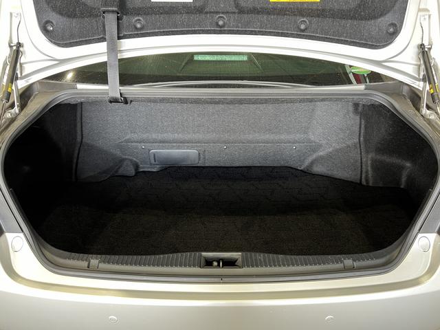 クラウンハイブリッド ロイヤルサルーンＧ　電動メモリーシート／シートヒーター／レーダークルコン／クリアランスソナー／オートマチックハイビーム／ステアリングヒーター／ヘッドライトウォッシャー／パノラミックビューモニター／純正ナビ／純正ＡＷ（38枚目）