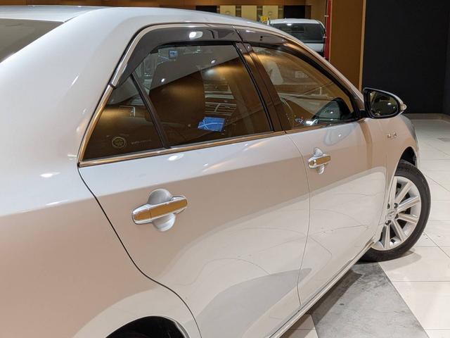 カムリ ハイブリッド　Ｇパッケージ　１オーナー／電動シート／クルーズコントロール／スマートキー／ＥＴＣ／横滑り防止装置／純正ナビ／Ｂｌｕｅｔｏｏｔｈ／バックカメラ／地デジ／ＨＩＤオートライト／純正ＡＷ（20枚目）