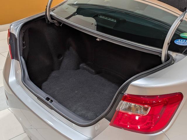 カムリ ハイブリッド　Ｇパッケージ　１オーナー／電動シート／クルーズコントロール／スマートキー／ＥＴＣ／横滑り防止装置／純正ナビ／Ｂｌｕｅｔｏｏｔｈ／バックカメラ／地デジ／ＨＩＤオートライト／純正ＡＷ（23枚目）