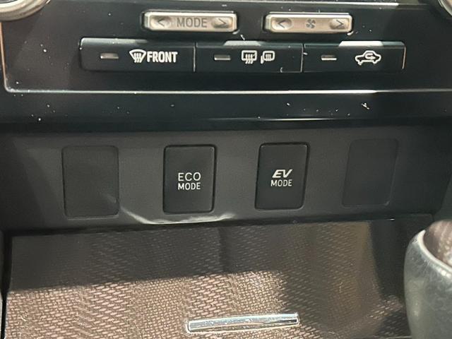 カムリ ハイブリッド　Ｇパッケージ　１オーナー／電動シート／クルーズコントロール／スマートキー／ＥＴＣ／横滑り防止装置／純正ナビ／Ｂｌｕｅｔｏｏｔｈ／バックカメラ／地デジ／ＨＩＤオートライト／純正ＡＷ（28枚目）