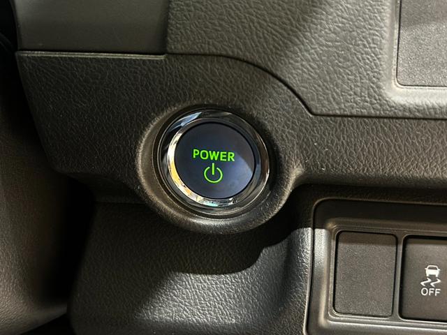 カムリ ハイブリッド　Ｇパッケージ　１オーナー／電動シート／クルーズコントロール／スマートキー／ＥＴＣ／横滑り防止装置／純正ナビ／Ｂｌｕｅｔｏｏｔｈ／バックカメラ／地デジ／ＨＩＤオートライト／純正ＡＷ（29枚目）