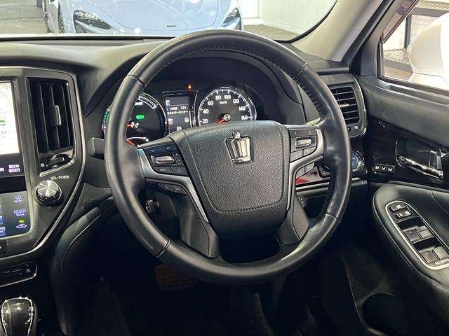 クラウンハイブリッド アスリートＧ　黒本革電動メモリーシート／シートベンチレーション／トヨタセーフティセンスＰ／レーダークルコン／クリアランスソナー／ＢＳＭ／アダプティブハイビーム／ステアリングヒーター／純正ナビ／バックカメラ（20枚目）