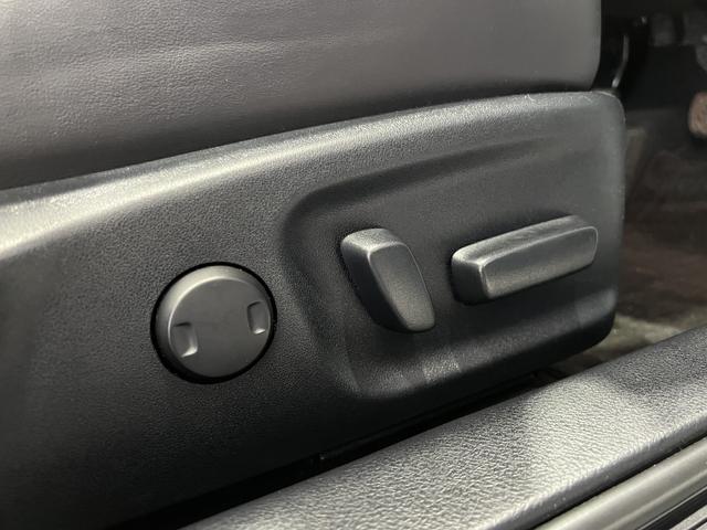 クラウンハイブリッド アスリートＧ　黒本革電動メモリーシート／シートベンチレーション／トヨタセーフティセンスＰ／レーダークルコン／クリアランスソナー／ＢＳＭ／アダプティブハイビーム／ステアリングヒーター／純正ナビ／バックカメラ（27枚目）