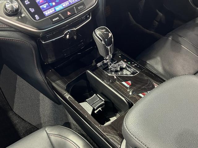 クラウンハイブリッド アスリートＧ　黒本革電動メモリーシート／シートベンチレーション／トヨタセーフティセンスＰ／レーダークルコン／クリアランスソナー／ＢＳＭ／アダプティブハイビーム／ステアリングヒーター／純正ナビ／バックカメラ（35枚目）