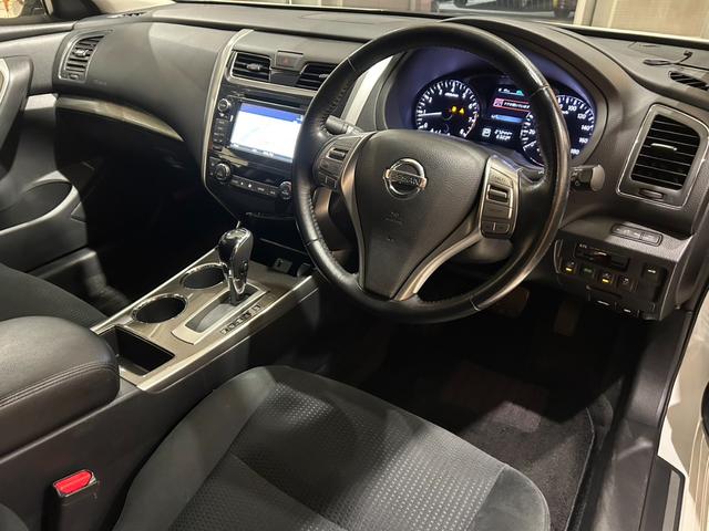 ティアナ XL ナビAVMパッケージ 後期/エマージェンシーブレーキ/アラウンドビューモニター/クルーズコントロール/レーンアシスト/クリアランスソナー/プッシュスタート/ナビ/ETC/スマートキー/純正AW/HIDオートライト(30枚目)