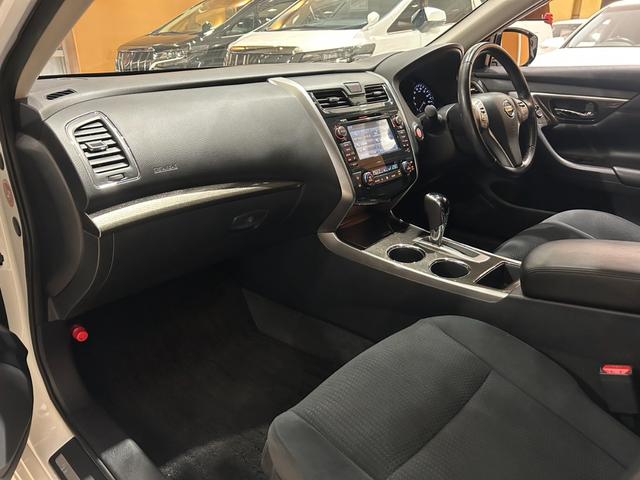 ティアナ XL ナビAVMパッケージ 後期/エマージェンシーブレーキ/アラウンドビューモニター/クルーズコントロール/レーンアシスト/クリアランスソナー/プッシュスタート/ナビ/ETC/スマートキー/純正AW/HIDオートライト(40枚目)