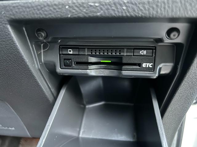 アルファード 240S タイプゴールド 後期/後席モニター/黒半革シート/両側電動スライド/電動リヤゲート/クルーズコントロール/クリアランスソナー/ETC/純正ナビ/地デジ/バックカメラ/純正18AW/HIDオートライト(32枚目)