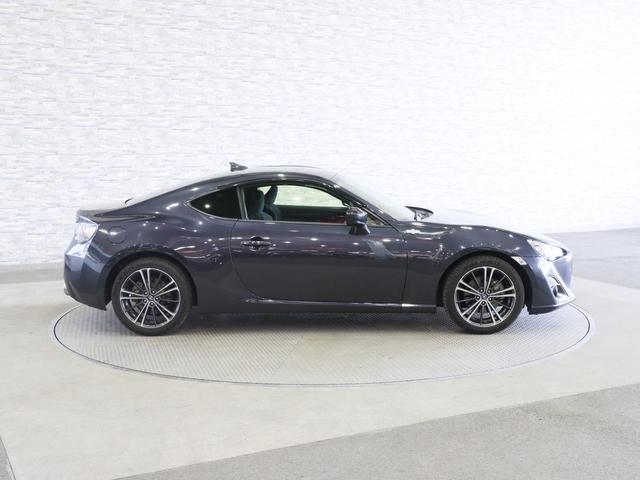 ８６ ＧＴ　純正ナビ／Ｂｌｕｅｔｏｏｔｈ／バックカメラ／地デジ／ＶＳＣスポーツモード／スマートキー／ＥＴＣ／横滑り防止装置／ＬＥＤオートライト／純正１７ＡＷ（9枚目）