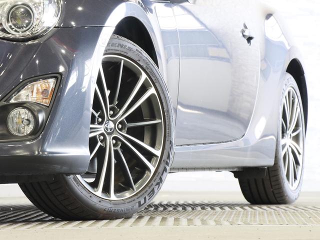 ８６ ＧＴ　純正ナビ／Ｂｌｕｅｔｏｏｔｈ／バックカメラ／地デジ／ＶＳＣスポーツモード／スマートキー／ＥＴＣ／横滑り防止装置／ＬＥＤオートライト／純正１７ＡＷ（16枚目）