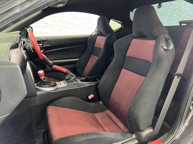 ８６ ＧＴ　純正ナビ／Ｂｌｕｅｔｏｏｔｈ／バックカメラ／地デジ／ＶＳＣスポーツモード／スマートキー／ＥＴＣ／横滑り防止装置／ＬＥＤオートライト／純正１７ＡＷ（31枚目）