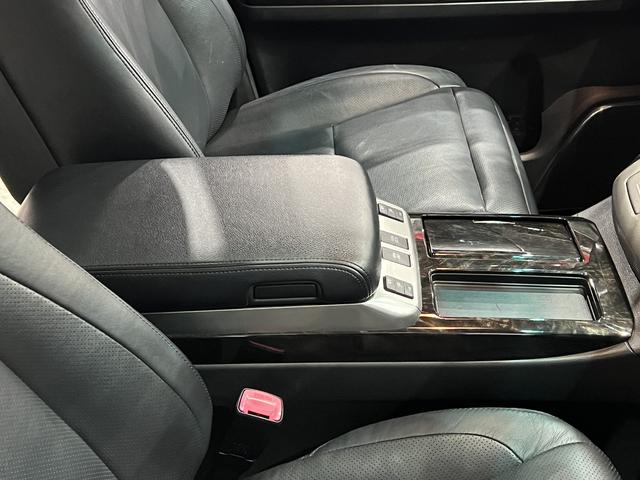 アルファードハイブリッド SR Cパッケージ 4WD/ダブルサンルーフ/トヨタプレミアムサウンド/フリップダウンモニター/黒本革電動メモリーシート/シートヒーター/クルーズコントロール/クリアランスソナー/100V電源/純正ナビ/バックカメラ(31枚目)