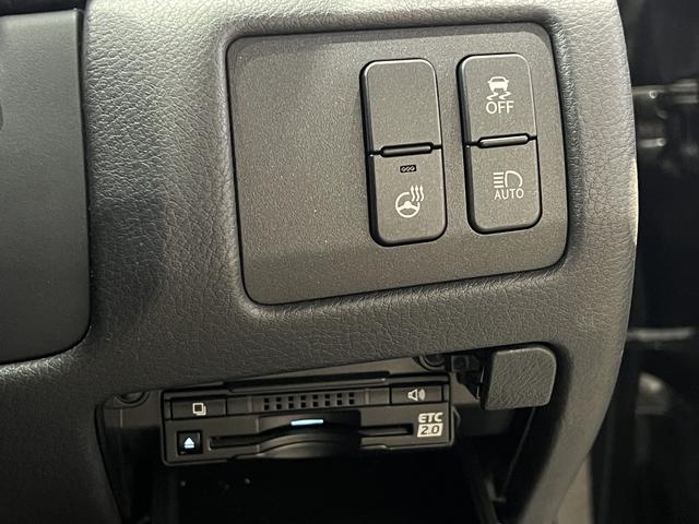 GS GS200t Fスポーツ サンルーフ/本革電動メモリーシート/シートベンチレーション/レクサスセーフティシステム+/レーダークルコン/レーンアシスト/オートマチックハイビーム/ステアリングヒーター/純正ナビ/バックカメラ(31枚目)