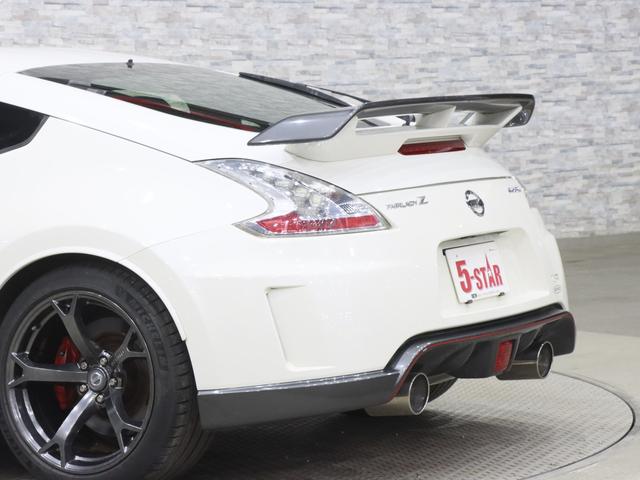 フェアレディＺ ニスモ　後期／１オーナー／専用エアロ／６速ＭＴ／黒ハーフ革シート／スマートキー／横滑り防止装置／ケンウッドオーディオ／ＨＩＤオートライト／純正ＡＷ（17枚目）