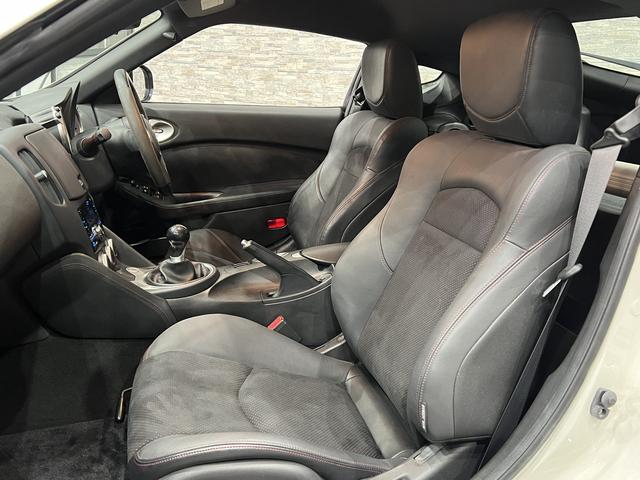 フェアレディＺ ニスモ　後期／１オーナー／専用エアロ／６速ＭＴ／黒ハーフ革シート／スマートキー／横滑り防止装置／ケンウッドオーディオ／ＨＩＤオートライト／純正ＡＷ（29枚目）