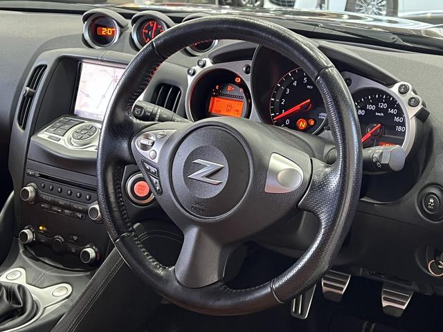 フェアレディZ バージョンST 6速MT/BOSEサウンド/半革電動シート/シートヒーター/3連サブメーター/スマートキー/ETC/横滑り防止装置/純正ナビ/Bluetooth/バックカメラ/地デジ/HIDオートライト/鍛造19AW(24枚目)