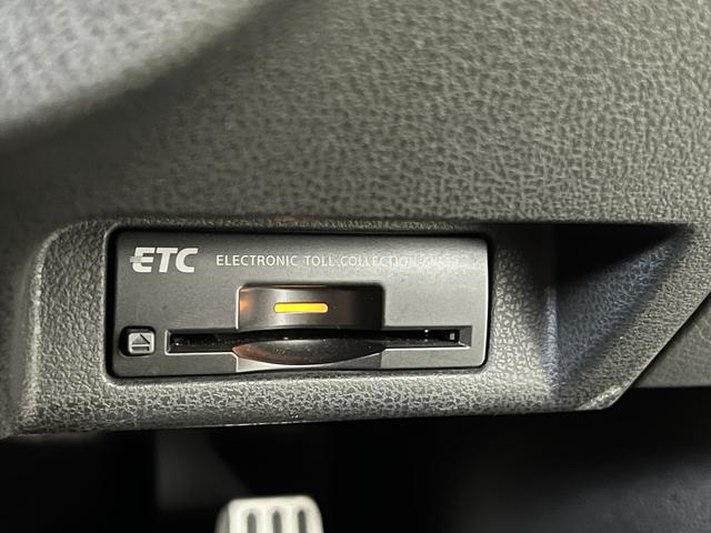 フェアレディZ バージョンST 6速MT/BOSEサウンド/半革電動シート/シートヒーター/3連サブメーター/スマートキー/ETC/横滑り防止装置/純正ナビ/Bluetooth/バックカメラ/地デジ/HIDオートライト/鍛造19AW(27枚目)