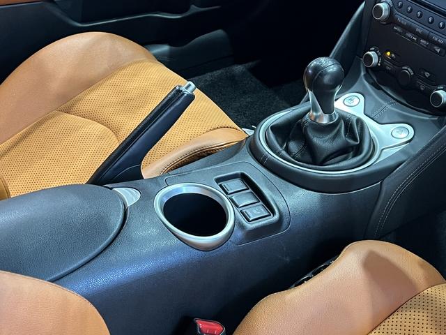 フェアレディZ バージョンST 6速MT/BOSEサウンド/半革電動シート/シートヒーター/3連サブメーター/スマートキー/ETC/横滑り防止装置/純正ナビ/Bluetooth/バックカメラ/地デジ/HIDオートライト/鍛造19AW(29枚目)