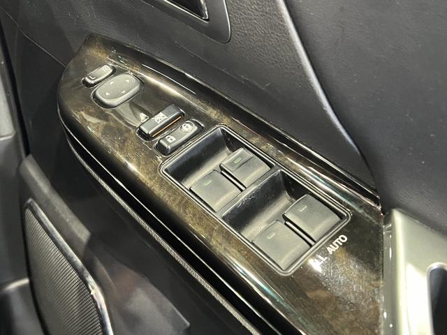 TOYOTA ALPHARD 240S TYPE GOLD