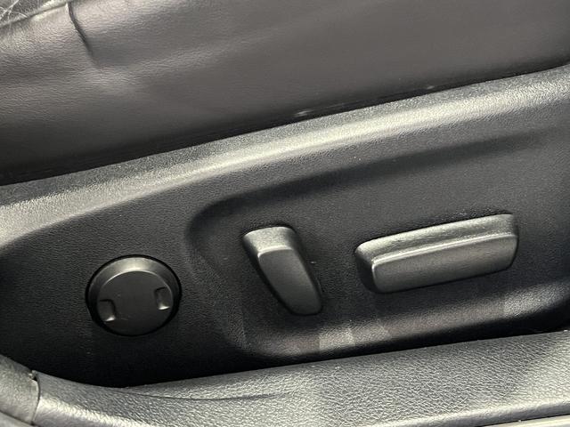 クラウン アスリートS-T J-フロンティアリミテッド ブラックスパッタリング18AW/リアエアロ/黒半革電動シート/トヨタセーフティセンス/クリアランスソナー/レーダークルコン/LDA/ETC/純正ナビ/地デジ/バックカメラ/LEDオートハイビーム(40枚目)