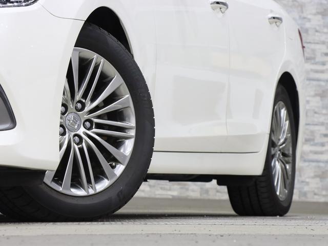 クラウンハイブリッド ロイヤルサルーン ブラックスタイル 電動シート/シートヒーター/レーダークルコン/クリアランスソナー/スマートキー/ETC/ステアリングヒーター/純正ナビ/Bluetooth/バックカメラ/HIDオートライト/純正AW(17枚目)