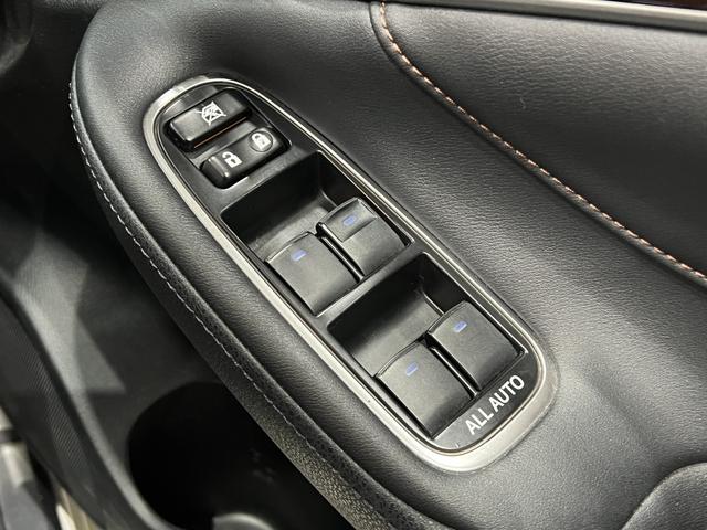 クラウンハイブリッド ロイヤルサルーン ブラックスタイル 電動シート/シートヒーター/レーダークルコン/クリアランスソナー/スマートキー/ETC/ステアリングヒーター/純正ナビ/Bluetooth/バックカメラ/HIDオートライト/純正AW(25枚目)