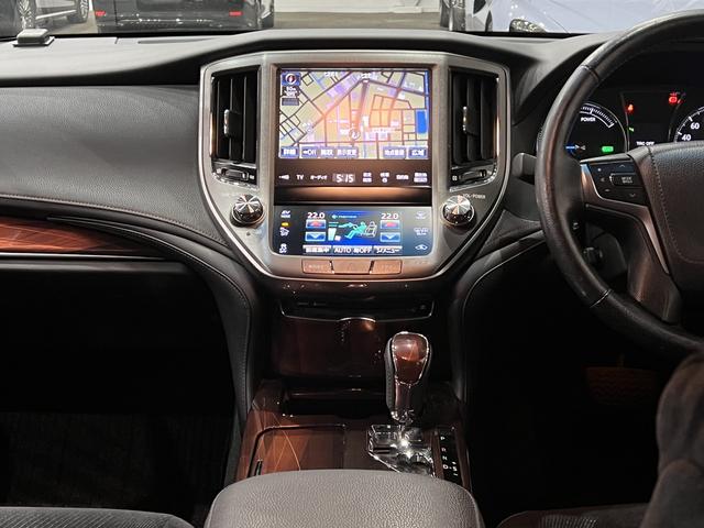 クラウンハイブリッド ロイヤルサルーン ブラックスタイル 電動シート/シートヒーター/レーダークルコン/クリアランスソナー/スマートキー/ETC/ステアリングヒーター/純正ナビ/Bluetooth/バックカメラ/HIDオートライト/純正AW(27枚目)