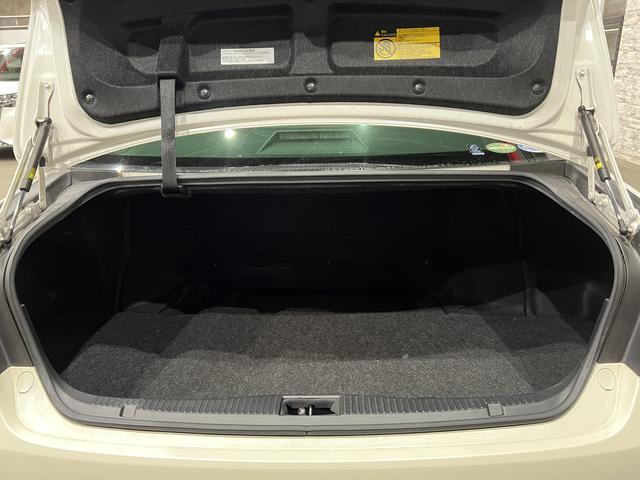 クラウンハイブリッド ロイヤルサルーン ブラックスタイル 電動シート/シートヒーター/レーダークルコン/クリアランスソナー/スマートキー/ETC/ステアリングヒーター/純正ナビ/Bluetooth/バックカメラ/HIDオートライト/純正AW(35枚目)