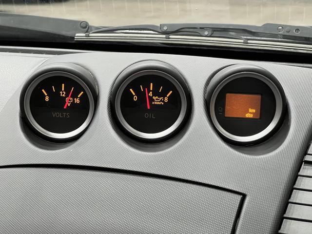 フェアレディZ ロードスター ブラックトップ/社外マフラー/BBS18AW/電動オープン/電動シート/キーレス/ETC/電動格納ドアミラー/純正オーディオ/CD再生可/HIDヘッドライト(31枚目)