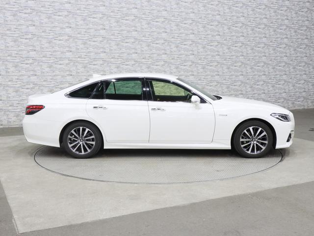 クラウンハイブリッド G セーフティパッケージPlus/電動メモリーシート/シートヒーター/3眼LED/HUD/トヨタセーフティセンス/レーダークルコン/BSM/RCTA/パーキングアシスト/パノラミックビューモニター(13枚目)