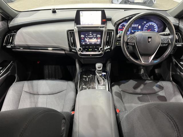 クラウンハイブリッド G セーフティパッケージPlus/電動メモリーシート/シートヒーター/3眼LED/HUD/トヨタセーフティセンス/レーダークルコン/BSM/RCTA/パーキングアシスト/パノラミックビューモニター(19枚目)