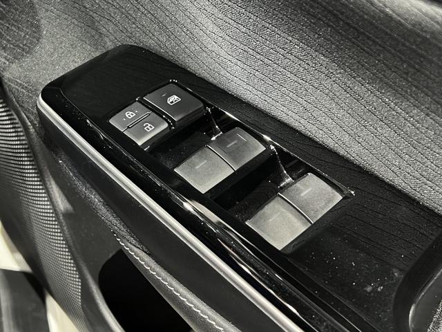 クラウンハイブリッド G セーフティパッケージPlus/電動メモリーシート/シートヒーター/3眼LED/HUD/トヨタセーフティセンス/レーダークルコン/BSM/RCTA/パーキングアシスト/パノラミックビューモニター(25枚目)