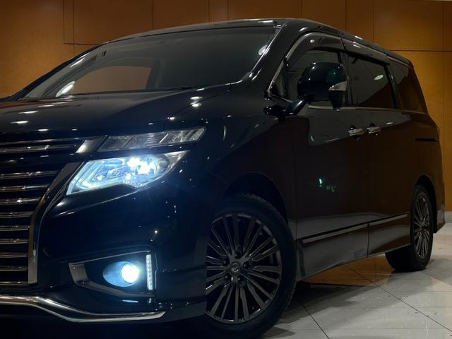 エルグランド ２５０ハイウェイスターアーバンクロム　後席モニター／半革シート／クルーズコントロール／横滑り防止装置／ＥＴＣ／純正ナビ／地デジ／Ｂｌｕｅｔｏｏｔｈ／バックカメラ／ＬＥＤオートライト／純正１８ＡＷ（17枚目）