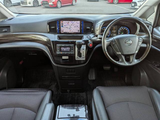 エルグランド ２５０ハイウェイスターアーバンクロム　後席モニター／半革シート／クルーズコントロール／横滑り防止装置／ＥＴＣ／純正ナビ／地デジ／Ｂｌｕｅｔｏｏｔｈ／バックカメラ／ＬＥＤオートライト／純正１８ＡＷ（26枚目）