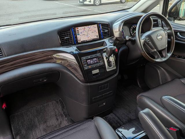 エルグランド ２５０ハイウェイスターアーバンクロム　後席モニター／半革シート／クルーズコントロール／横滑り防止装置／ＥＴＣ／純正ナビ／地デジ／Ｂｌｕｅｔｏｏｔｈ／バックカメラ／ＬＥＤオートライト／純正１８ＡＷ（34枚目）