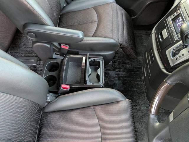 エルグランド ２５０ハイウェイスターアーバンクロム　後席モニター／半革シート／クルーズコントロール／横滑り防止装置／ＥＴＣ／純正ナビ／地デジ／Ｂｌｕｅｔｏｏｔｈ／バックカメラ／ＬＥＤオートライト／純正１８ＡＷ（38枚目）